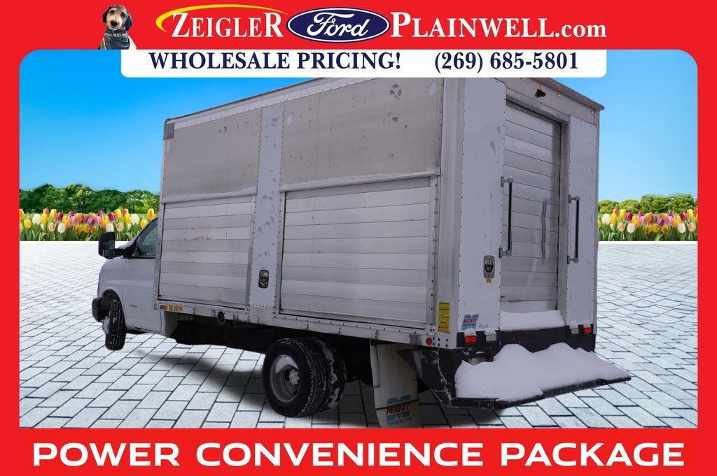 2015 Chevrolet Express 4500 Base Cutaway