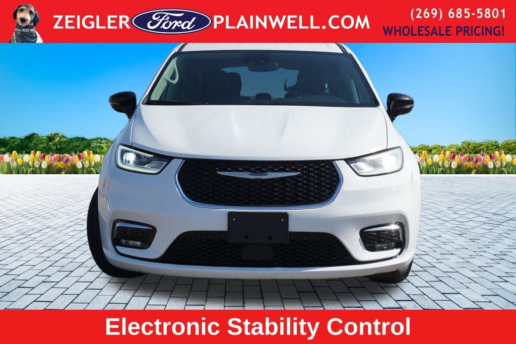 2024 Chrysler Pacifica Touring L Leather Quad Seats Power Doors Rear Camera