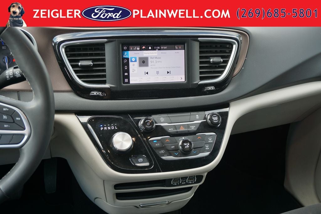 2024 Chrysler Voyager LX
