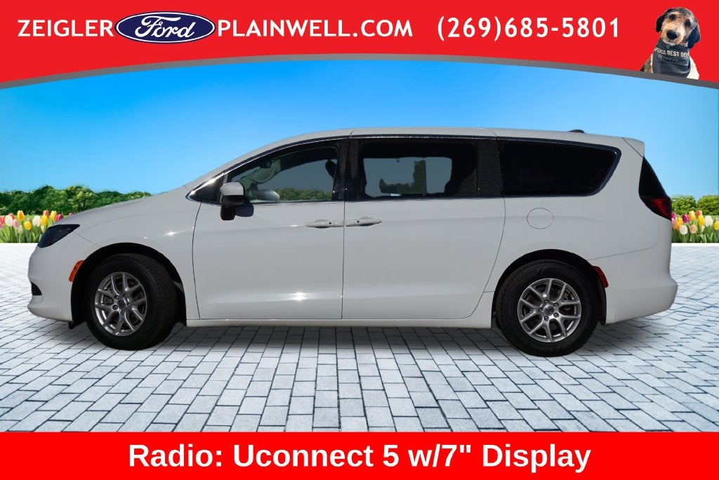 2023 Chrysler Voyager LX