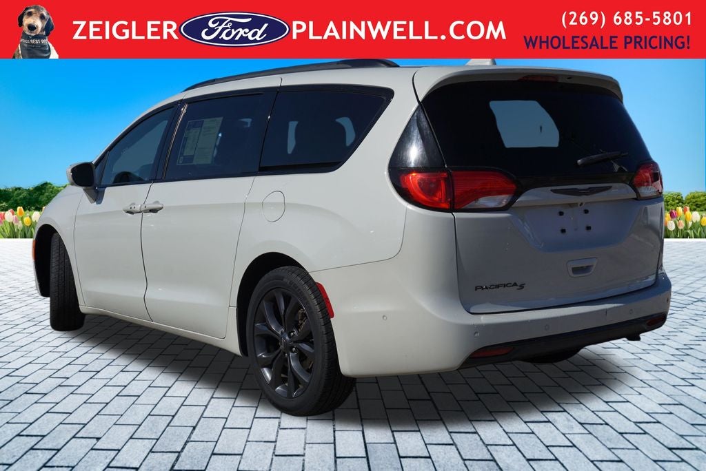 2020 Chrysler Pacifica Touring
