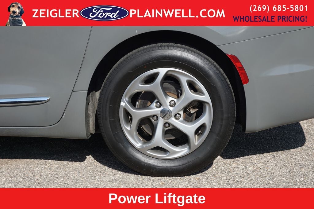 2023 Chrysler Pacifica Limited Heated Leather Power Moonroof Navigation Quad Rear