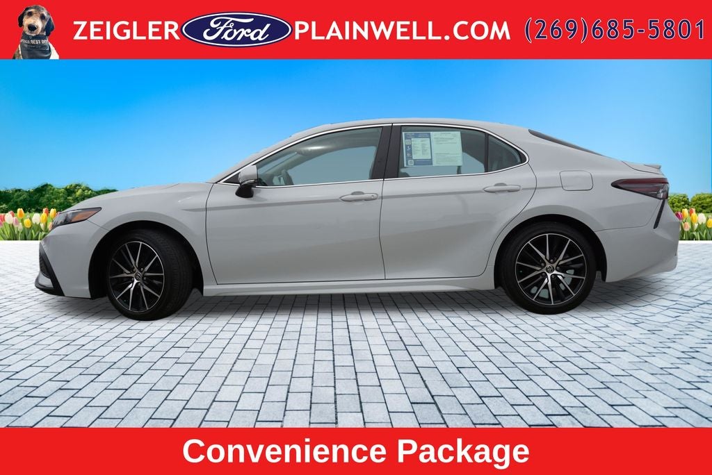 2022 Toyota Camry SE Power Moonroof Heated Combo Seats Rear Camera
