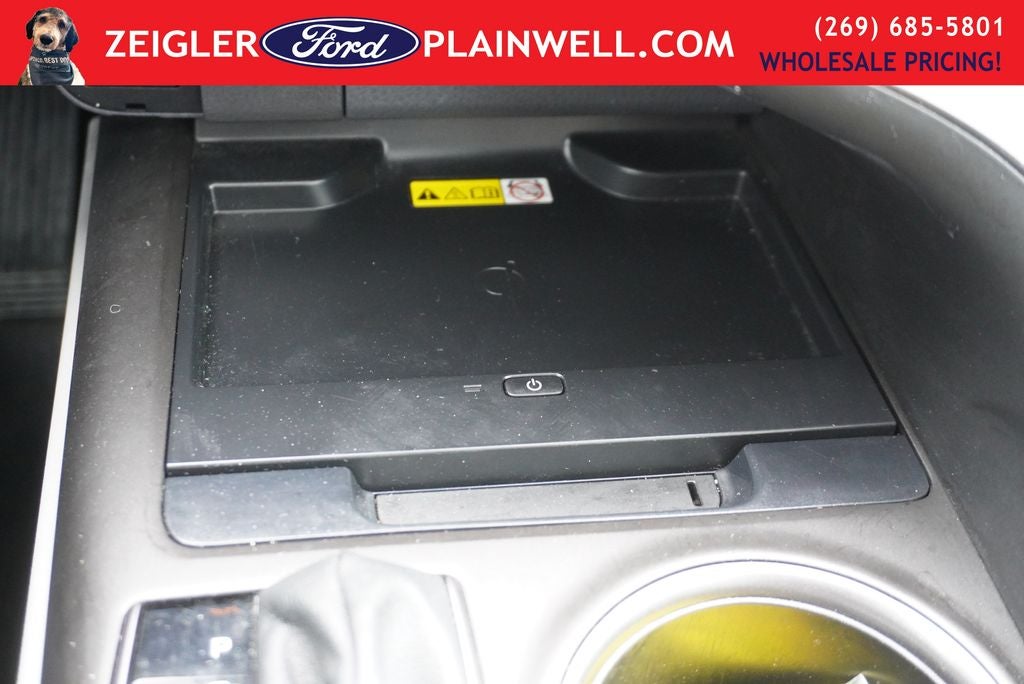 2023 Toyota Camry Hybrid SE