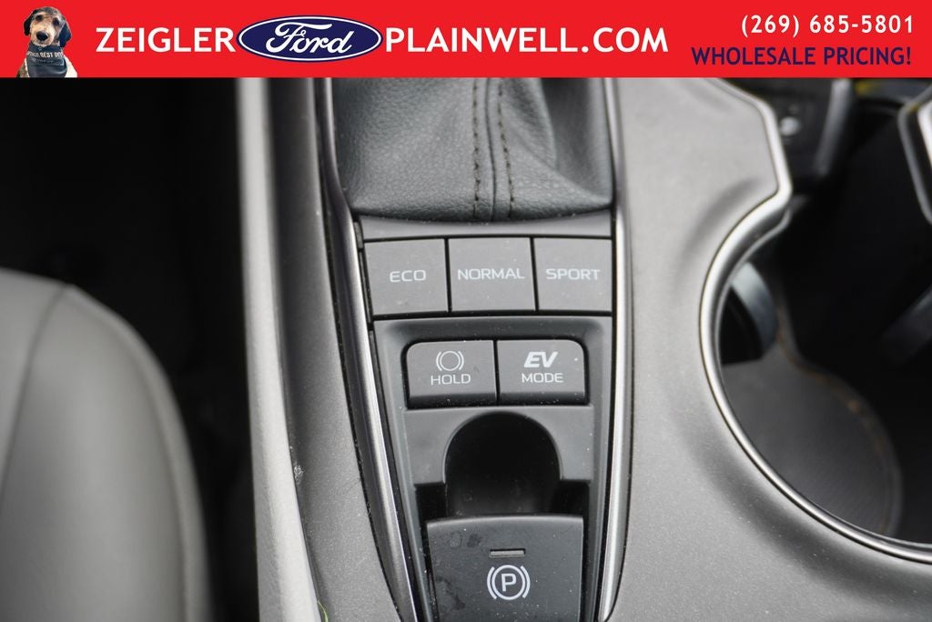 2023 Toyota Camry Hybrid SE