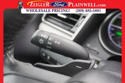 2023 Toyota Camry Hybrid SE