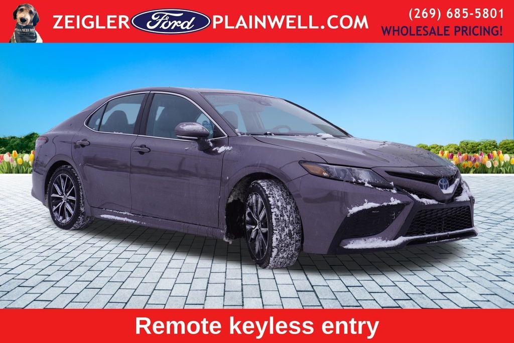 2023 Toyota Camry Hybrid SE