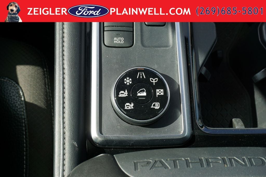 2023 Nissan Pathfinder SL