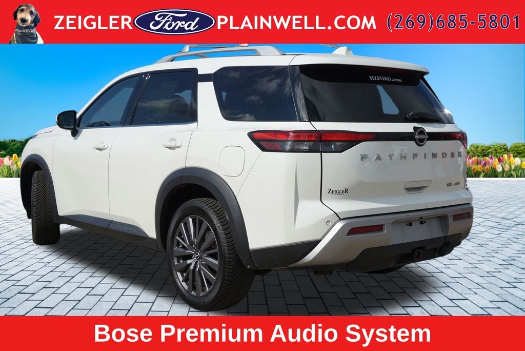 2023 Nissan Pathfinder SL
