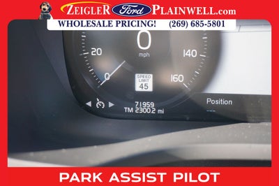 2018 Volvo XC60 T6 Momentum AWD Pano Roof NAV H Leather Vision & Advanced HUD