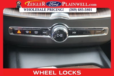 2023 Volvo XC60 B5 Ultimate Bright Theme