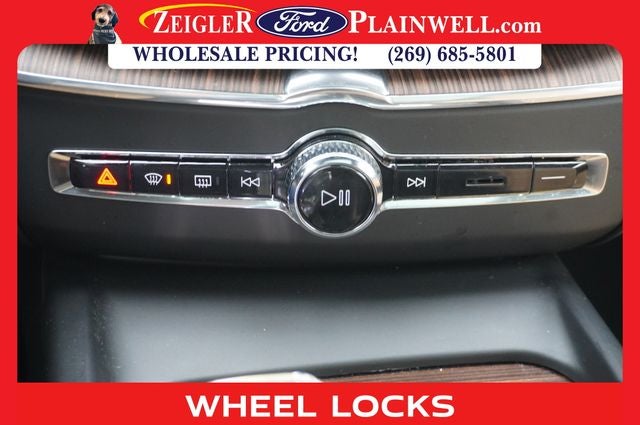 2023 Volvo XC60 B5 Ultimate Bright Theme