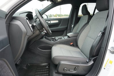 2024 Volvo XC40 B5 Core
