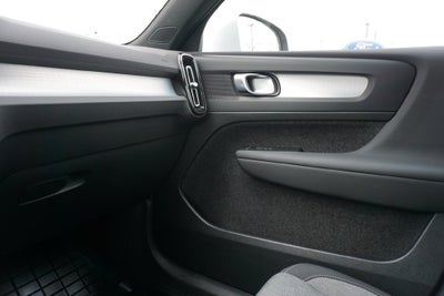 2024 Volvo XC40 B5 Core