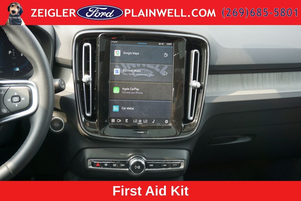 2023 Volvo XC40 B5 Plus Dark Theme AWD Heated Leather Power Moonroof Nav Rear Camera