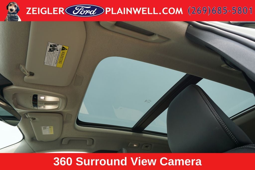 2023 Volvo XC40 B5 Plus Dark Theme AWD Heated Leather Power Moonroof Nav Rear Camera