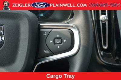 2023 Volvo XC40 B5 Plus Dark Theme AWD Heated Leather Power Moonroof Nav Rear Camera