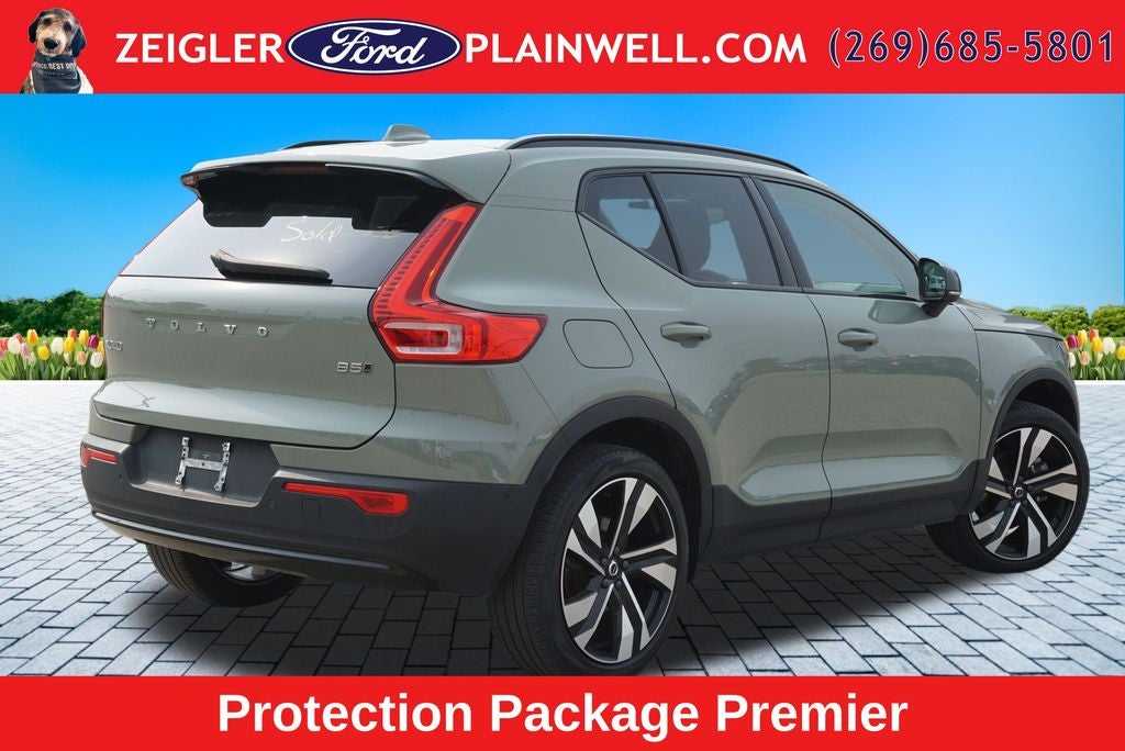 2023 Volvo XC40 B5 Plus Dark Theme AWD Heated Leather Power Moonroof Nav Rear Camera