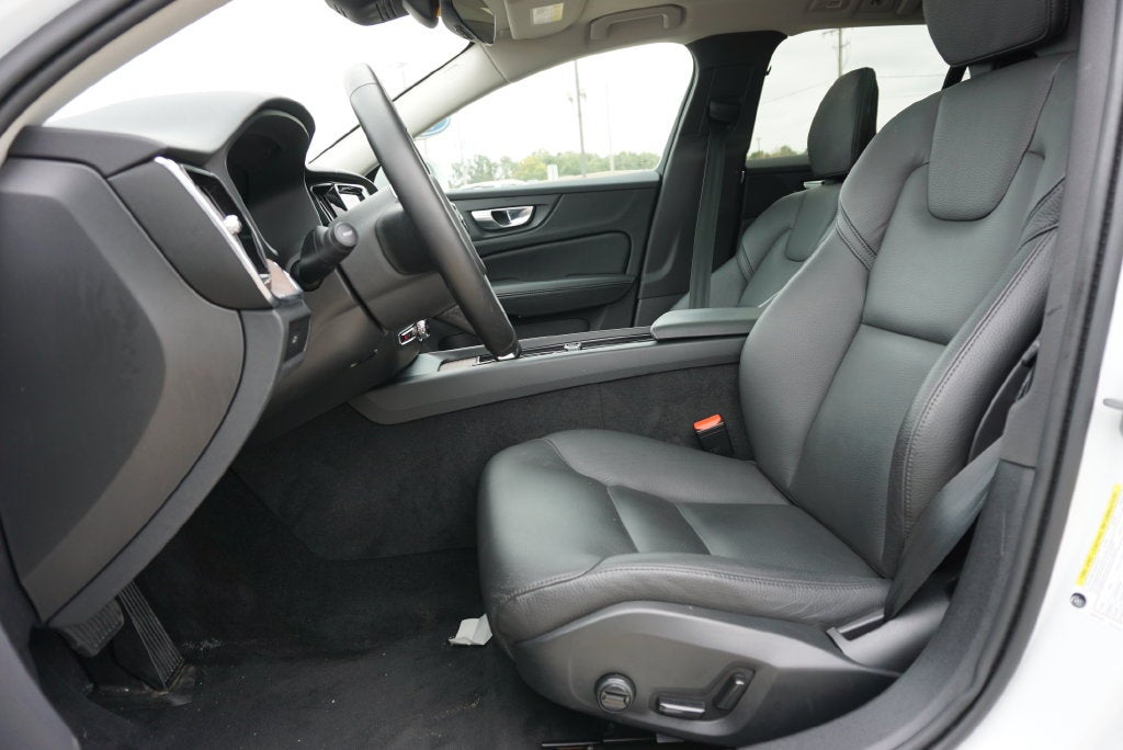 2025 Volvo V60 Cross Country B5 Plus AWD Leather Power Moonroof Rear Camera