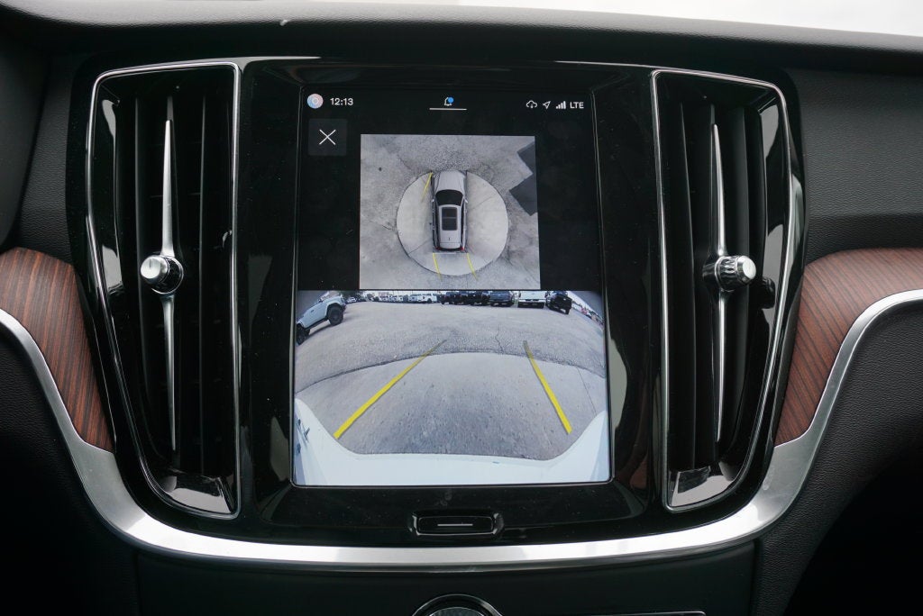 2025 Volvo V60 Cross Country B5 Plus AWD Leather Power Moonroof Rear Camera