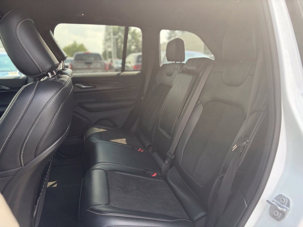 2025 Jeep Grand Cherokee Altitude * Certified Pre-Owned *