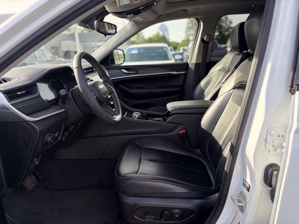 2023 Jeep Grand Cherokee Limited * Certified Pre-Owned *
