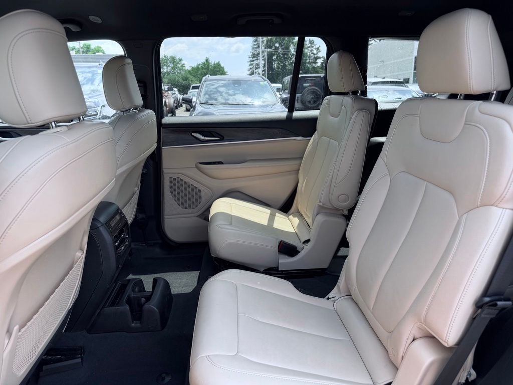 2023 Jeep Grand Cherokee L Limited 4x4