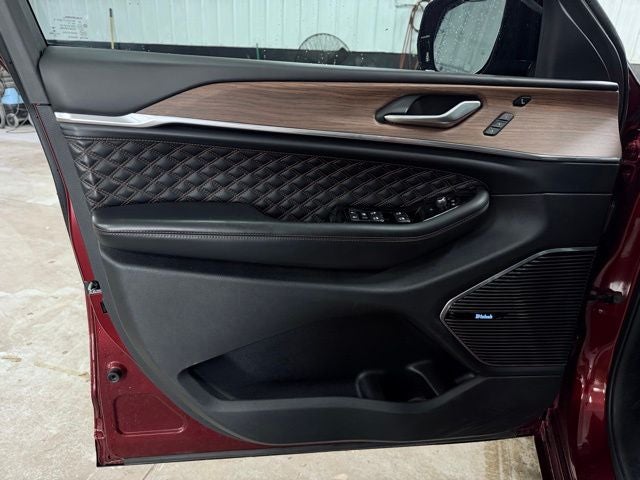 2022 Jeep Grand Cherokee L Summit 4x4