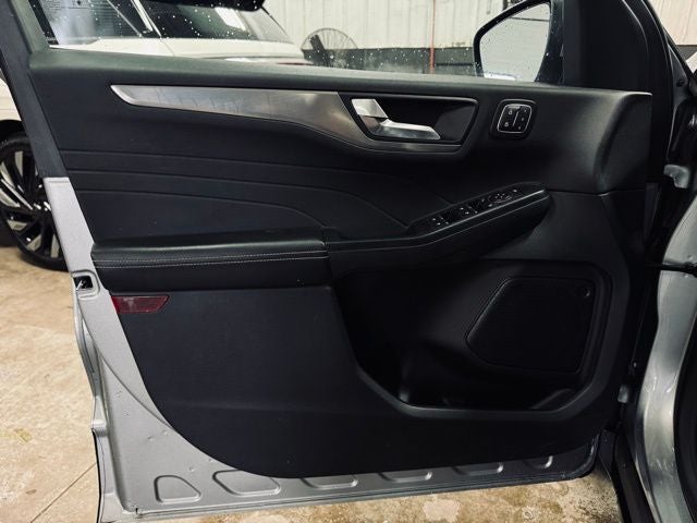 2022 Ford Escape Hybrid Titanium Hybrid