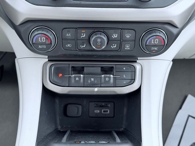 2023 GMC Acadia AWD Denali