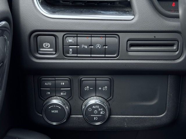 2024 GMC Yukon 4WD SLT