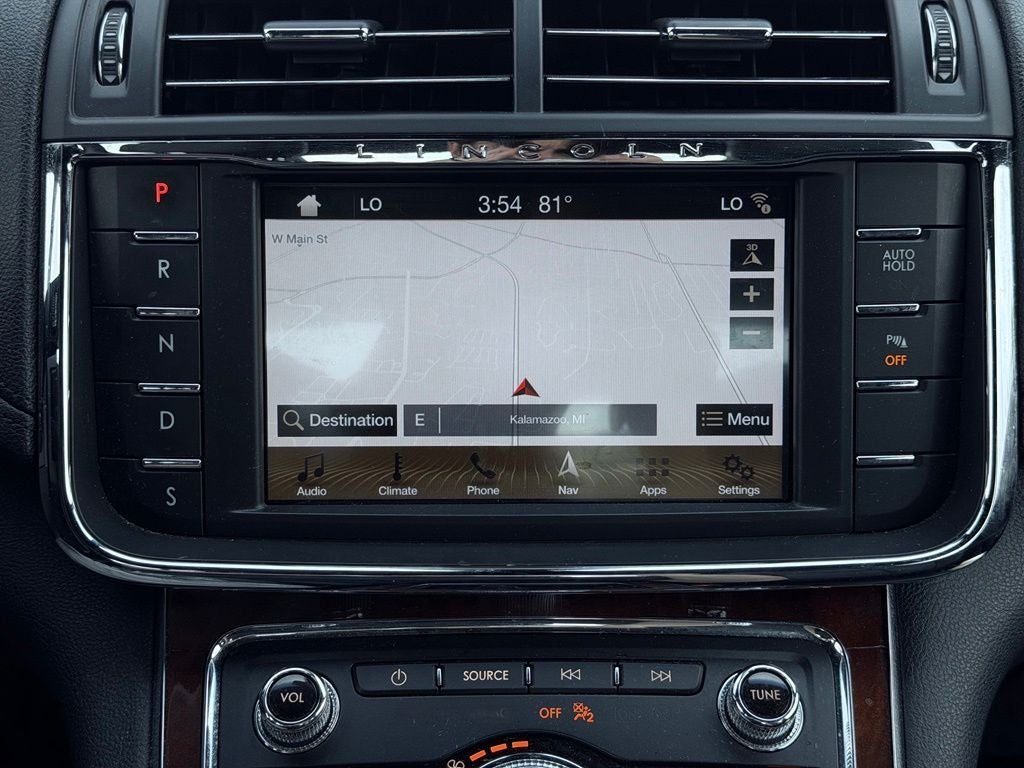 2017 Lincoln Continental Select