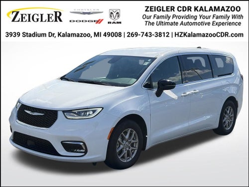 2025 Chrysler Pacifica Select * Certified Pre-Owned *