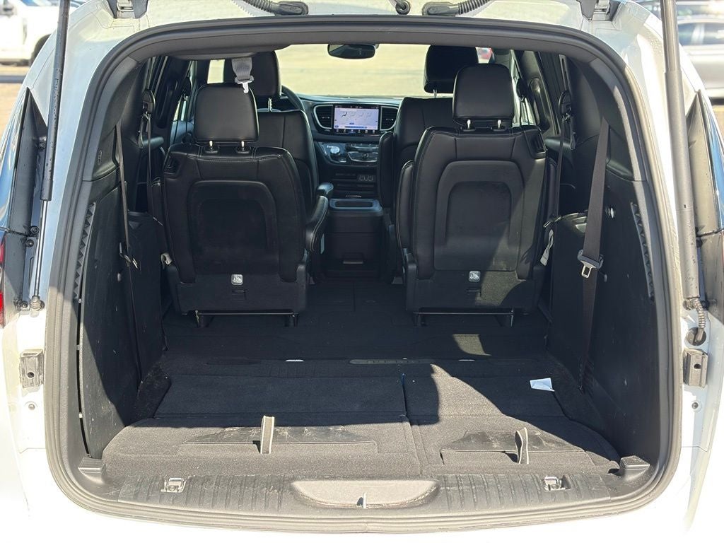 2025 Chrysler Pacifica Select * Certified Pre-Owned *