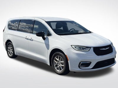 2025 Chrysler Pacifica Select * Certified Pre-Owned *
