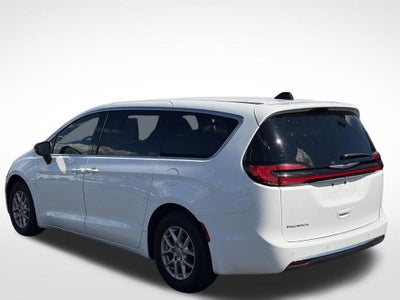 2025 Chrysler Pacifica Select * Certified Pre-Owned *