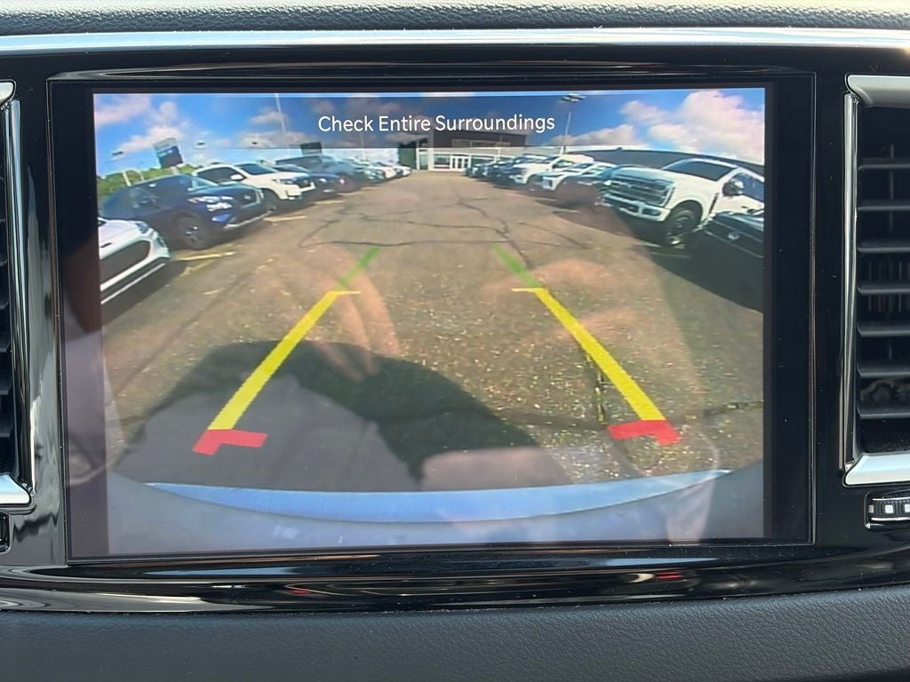 2023 Chrysler Pacifica Touring L * Certified Pre-Owned *