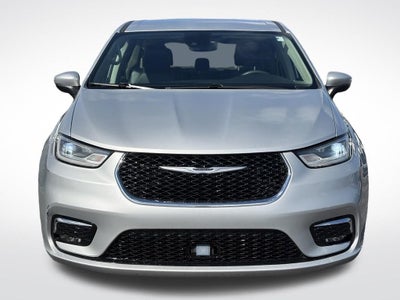 2023 Chrysler Pacifica Touring L * Certified Pre-Owned *