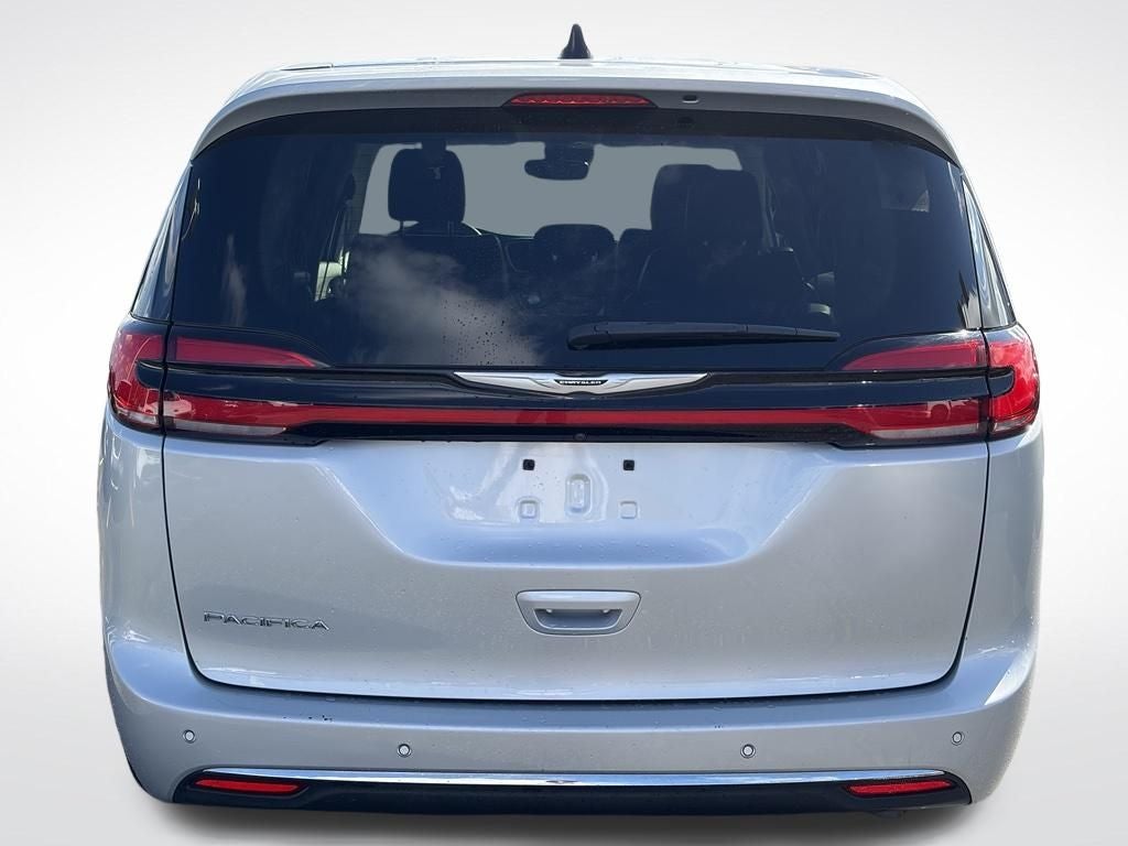 2023 Chrysler Pacifica Touring L * Certified Pre-Owned *