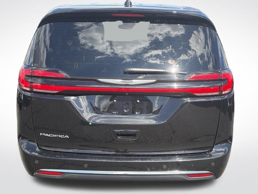 2025 Chrysler Pacifica Select * Certified Pre-Owned *