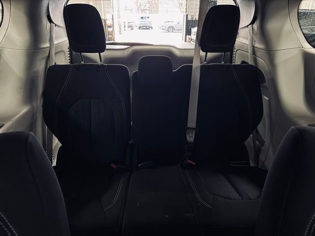 2024 Chrysler Voyager LX