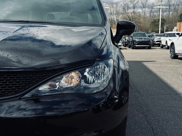 2024 Chrysler Voyager LX