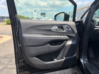 2025 Chrysler Pacifica Limited * Certified Pre-Owned *