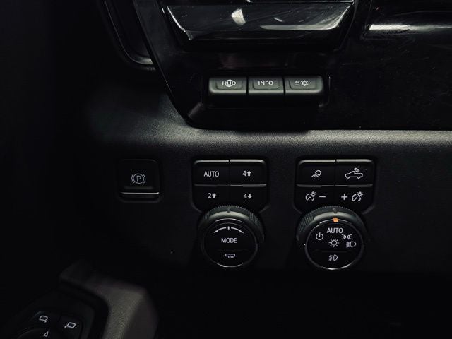 2023 Chevrolet Silverado 1500 4WD Crew Cab Short Bed ZR2