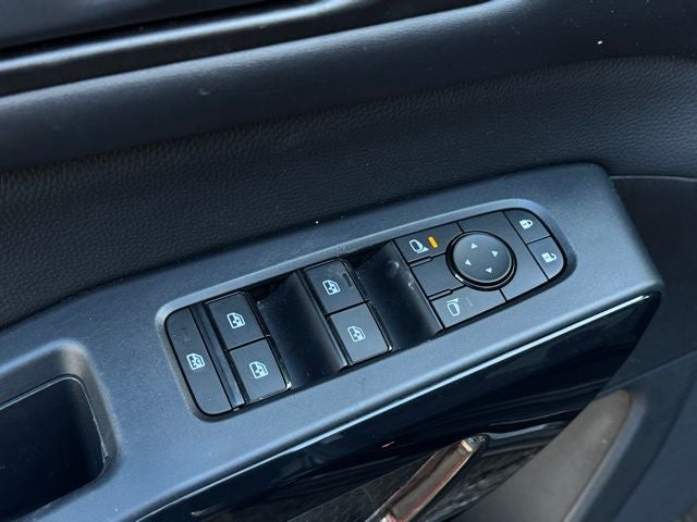 2024 Nissan Pathfinder SV 4WD