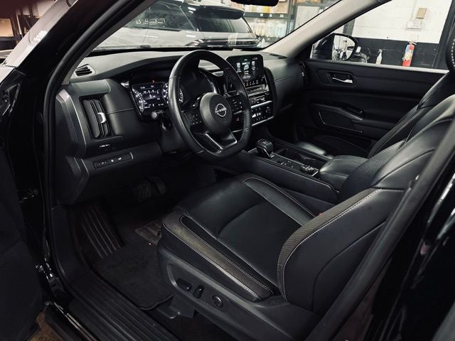 2023 Nissan Pathfinder SL 4WD