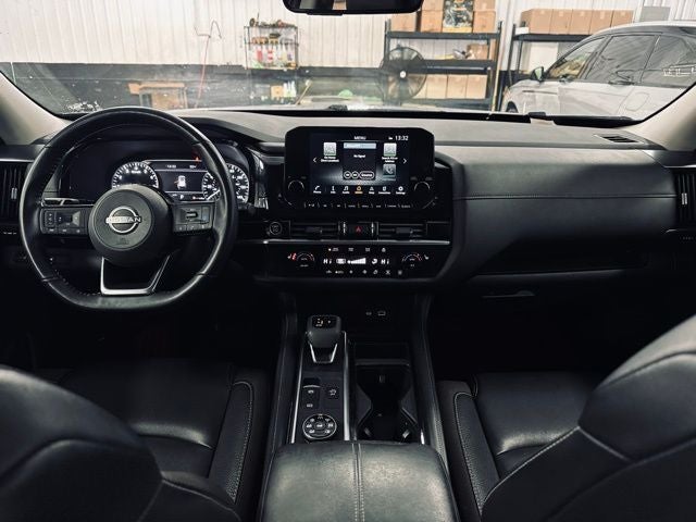 2023 Nissan Pathfinder SL 4WD