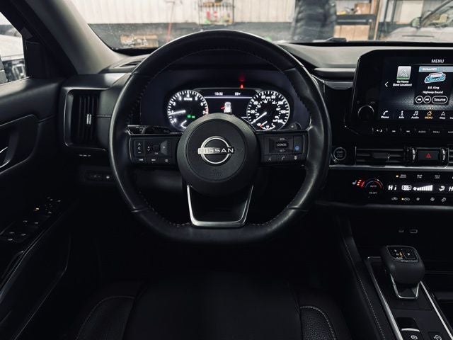 2023 Nissan Pathfinder SL 4WD