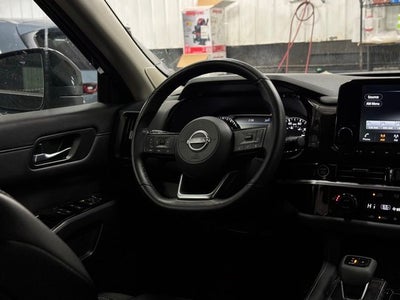 2023 Nissan Pathfinder SL 4WD
