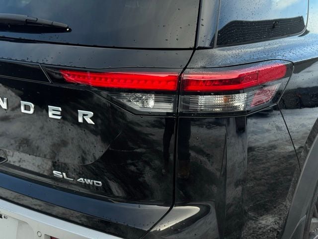 2023 Nissan Pathfinder SL 4WD